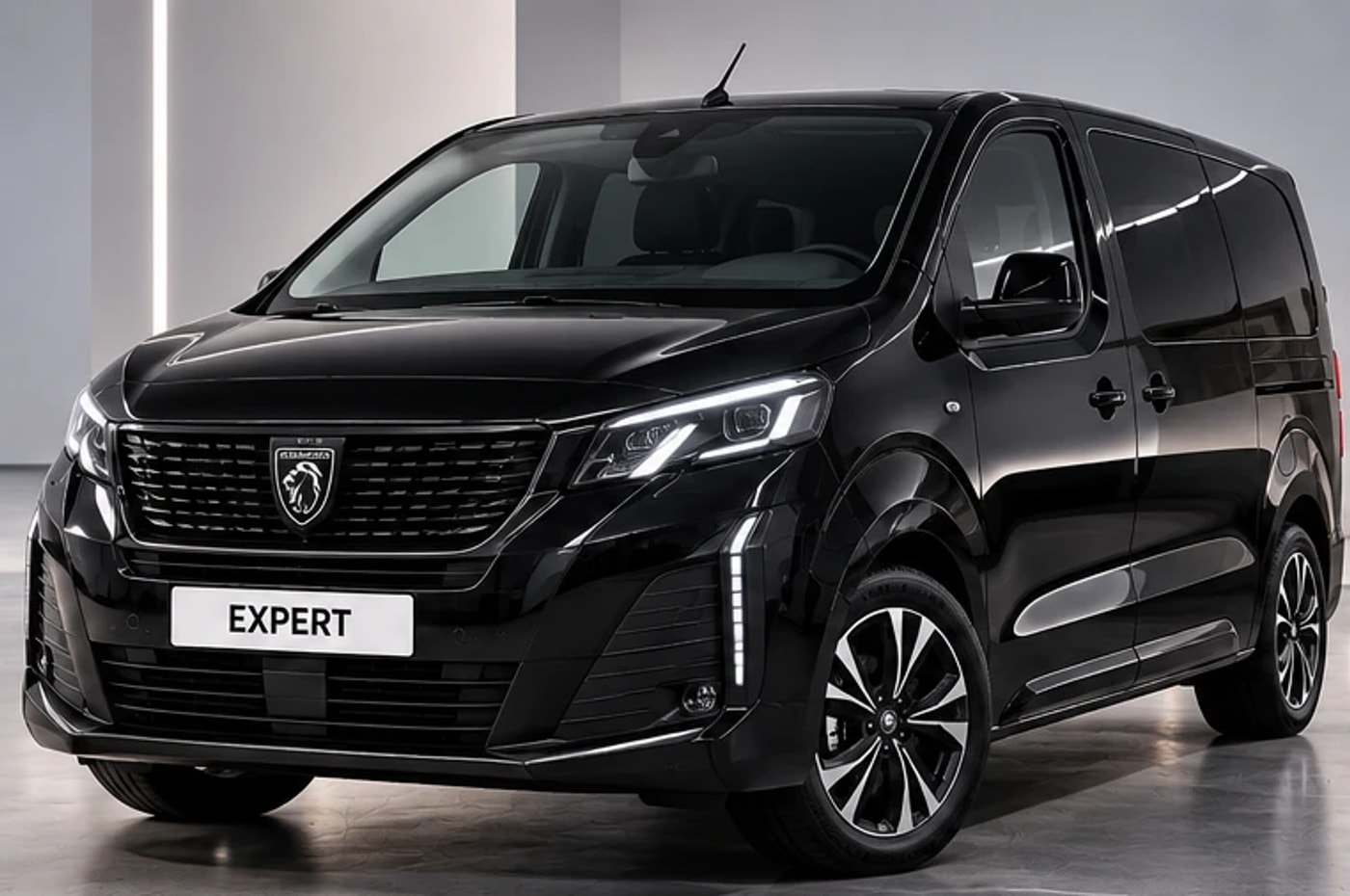 Peugeot Expert 9 places 2026 — vue trois-quarts avant