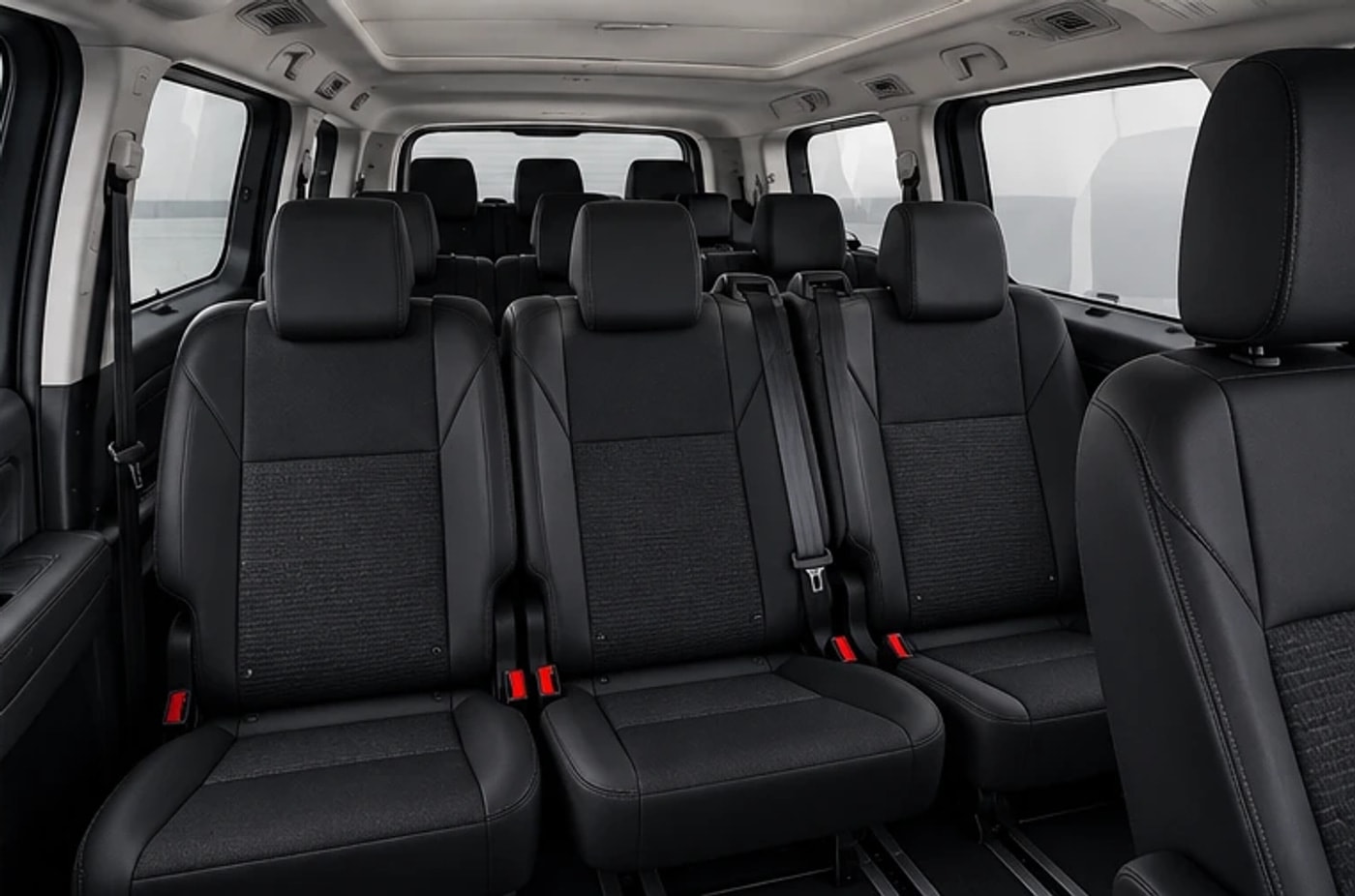 Peugeot Expert 9 places 2026 — habitacle 9 places