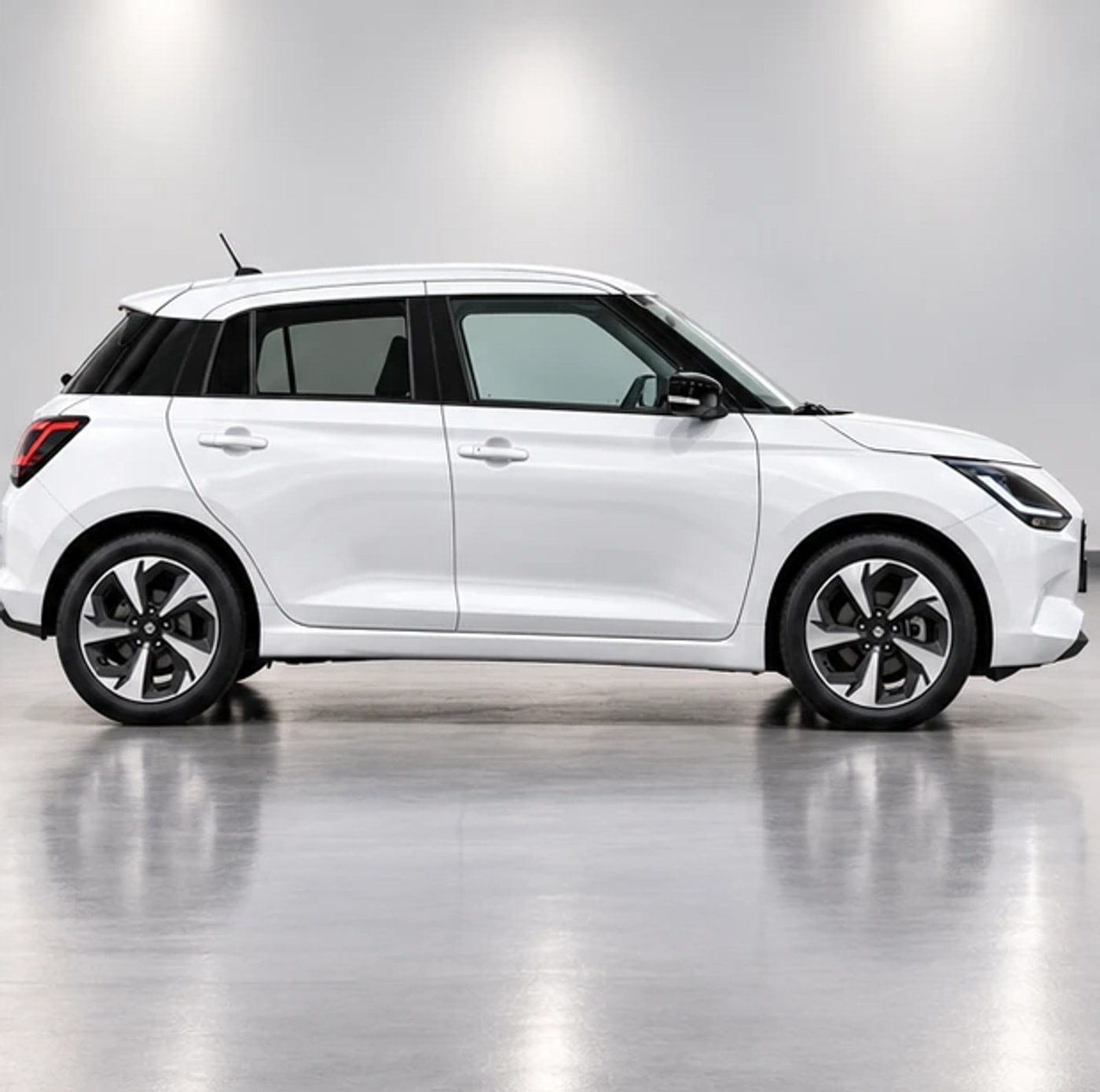 Suzuki Swift Blanche 2026 — vue de profil